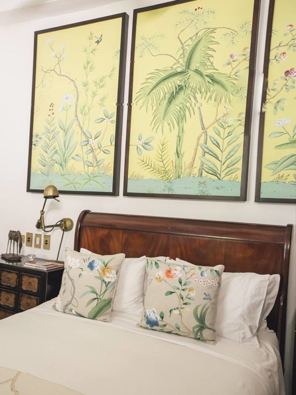 Batik y detalle de la cama en la suite Humming Bird